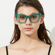 Triangle cat's eye glasses